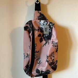 NWOT Vans Pink Black Floral Fanny Pack Belt Bag